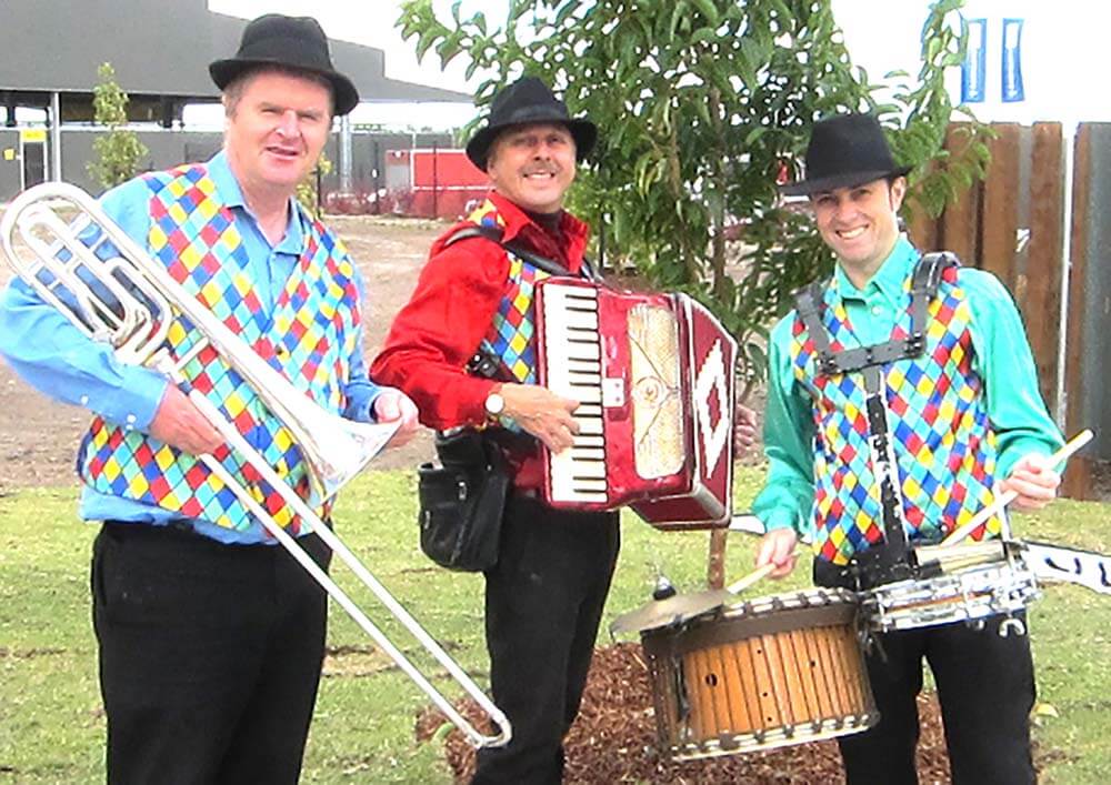 Skedaddle Roving musicians featuring trombone, accordion and drums